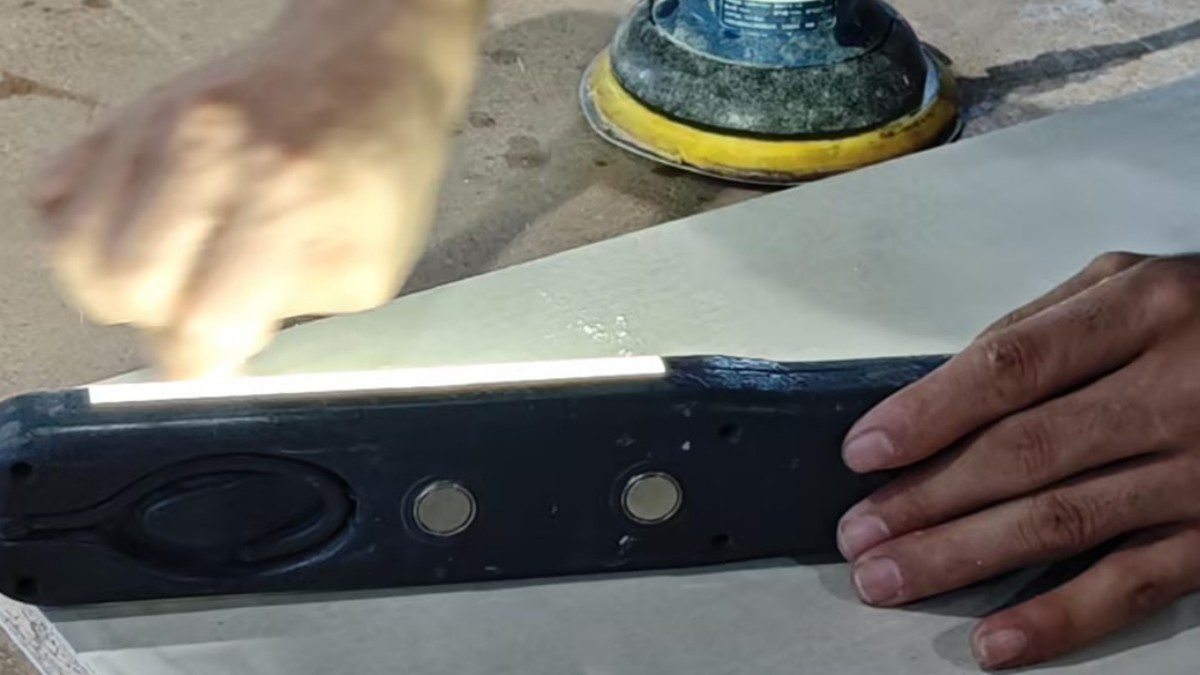 Manual finishing and component checking